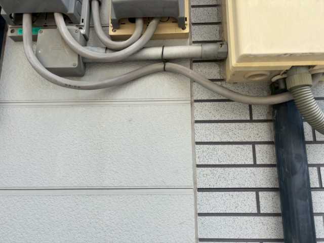配線まわりの隙間